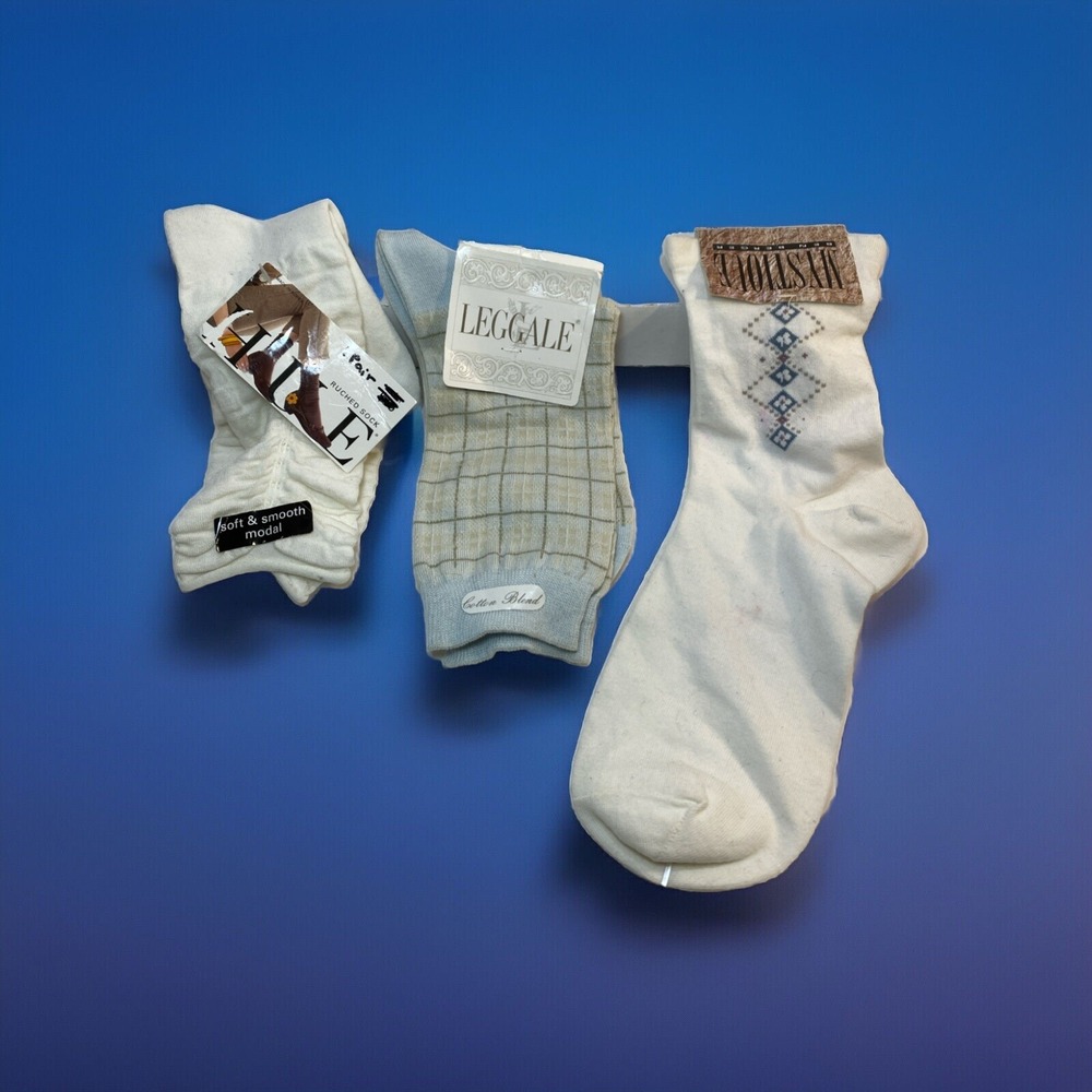 Women Dress Sock Bundle ~‎ 3 Pairs ~ White & Cream ~ Crew & Ankle High